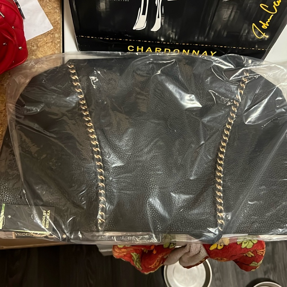 SOLDBadgley mischka black shoulder bag